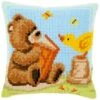 Vervaco PN-0145225 Popcorn Reading Kreuzstichkissen -Berühmter Spielzeug Geschäft pn 0145225 1